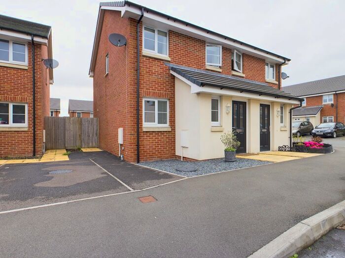 2 Bedroom Semi-Detached House To Rent In Morris Drive, Brunel Wood, Swansea, SA1