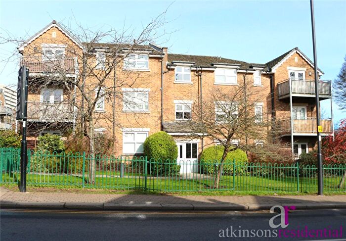 2 Bedroom Apartment For Sale In Pinnata Close, Enfield, EN2