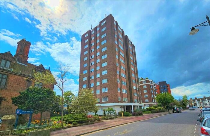 2 Bedroom Apartment To Rent In St Clements Court East, Leigh On Sea, Leigh On Sea, SS9