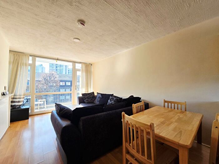 3 Bedroom Flat To Rent In Hillingdon Street, Kennington, SE17