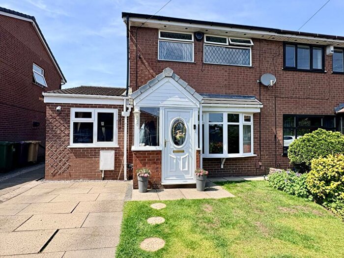 3 Bedroom Semi-Detached House For Sale In Thornham Drive, Bolton, BL1