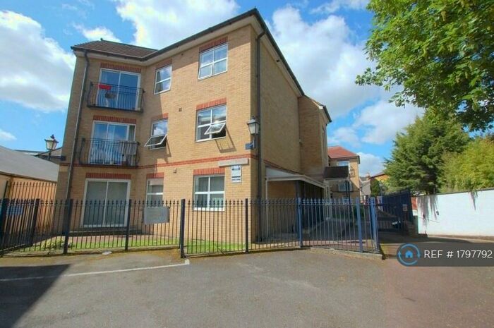 2 Bedroom Flat To Rent In Bromley House, Bromley, BR1