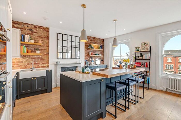 3 Bedroom Apartment For Sale In Nightingale Lane, London, SW12
