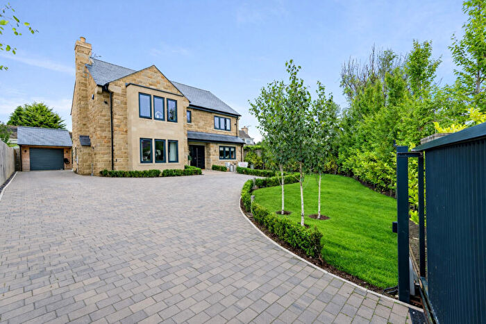 5 Bedroom Detached House For Sale In Crabtree Green, Collingham, West Yorkshire, LS22