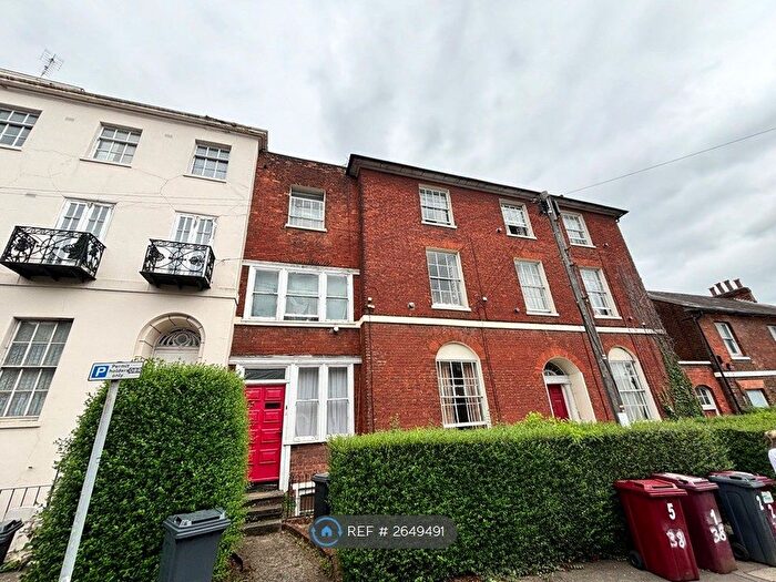 2 Bedroom Flat To Rent In Russell Street, Reading, RG1
