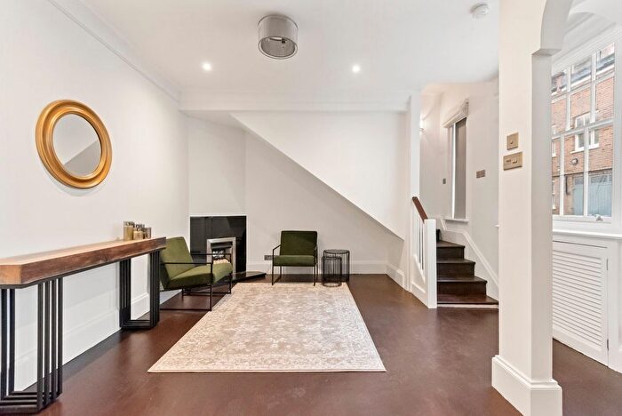 3 Bedroom Mews To Rent In Elvaston Mews, South Kensington, SW7