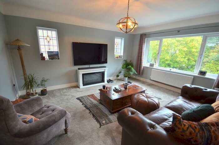 2 Bedroom Flat To Rent In Cooper Dean Drive, Bournemouth, BH8