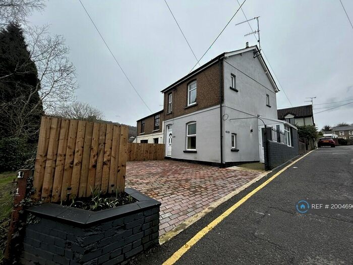 2 Bedroom Semi-Detached House To Rent In Zion Hill, Pontypool, NP4