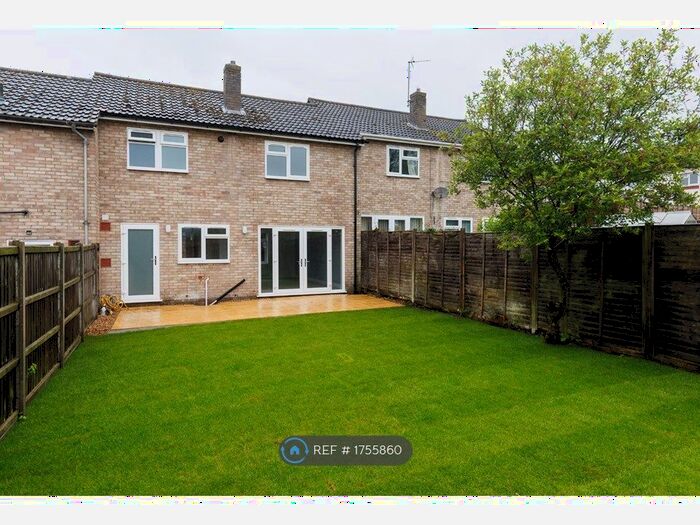 3 Bedroom Terraced House To Rent In Tudor Close, Thetford, IP24