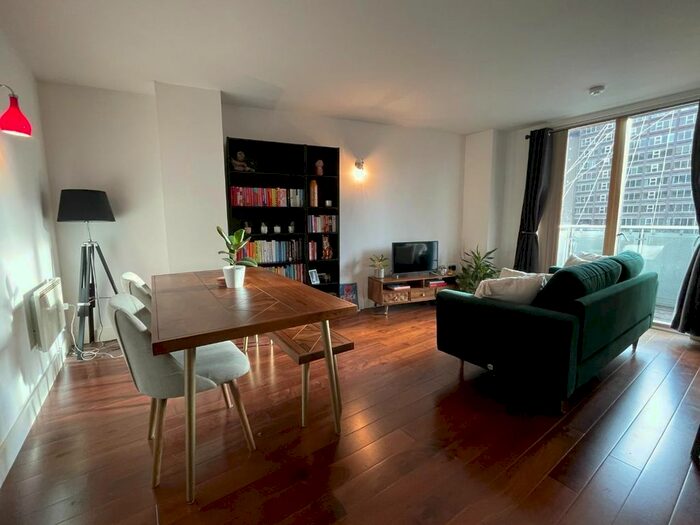 1 Bedroom Flat To Rent In Dearmans Place, Salford, M3