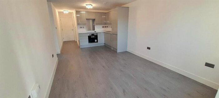 2 Bedroom Flat To Rent In West Wycombe Road, High Wycombe, HP12