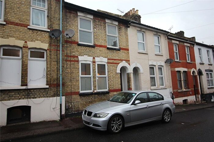 3 Bedroom Terraced House To Rent In Dale Street, Chatham, Kent, ME4