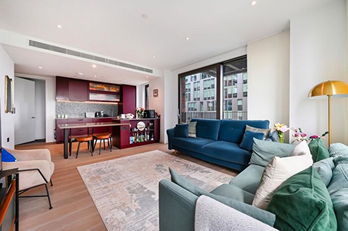 2 Bedroom Flat To Rent In The Modern, Embassy Gardens, London, SW11