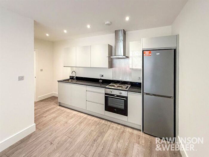 1 Bedroom Flat To Rent In Molesey Road, West Molesey, KT8