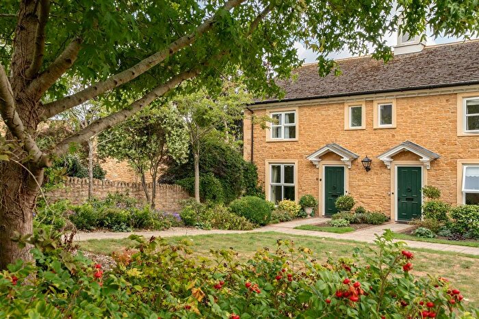 2 Bedroom End Of Terrace House For Sale In Ashcombe Court, Ilminster, TA19