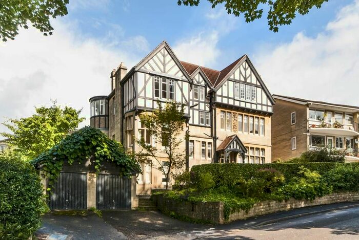 2 Bedroom Flat To Rent In Lansdown Grove, Bath, BA1