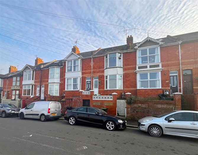 2 Bedroom Terraced House For Sale In Chickerell Road, Weymouth, DT4