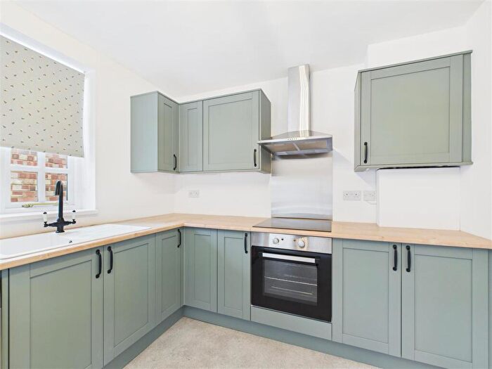 2 Bedroom Cottage To Rent In High Street, Langford, Bedfordshire, SG18