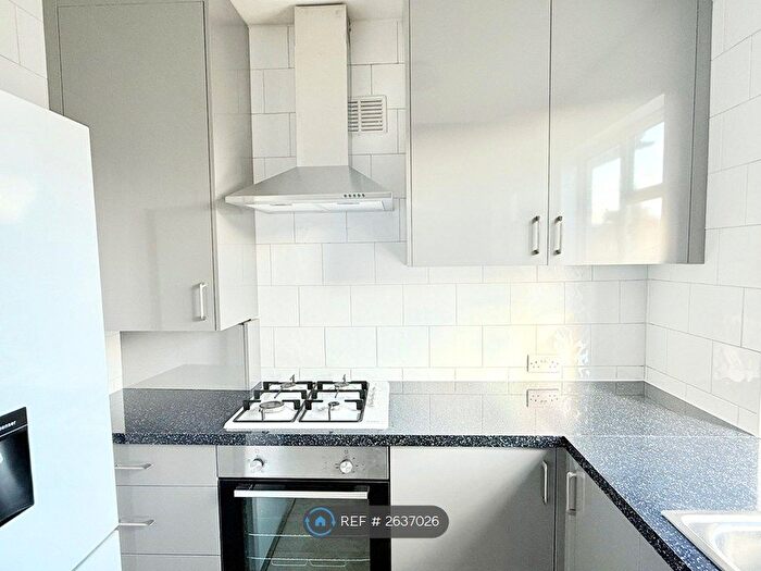 2 Bedroom Flat To Rent In Pinner Park Avenue, Harrow, HA2