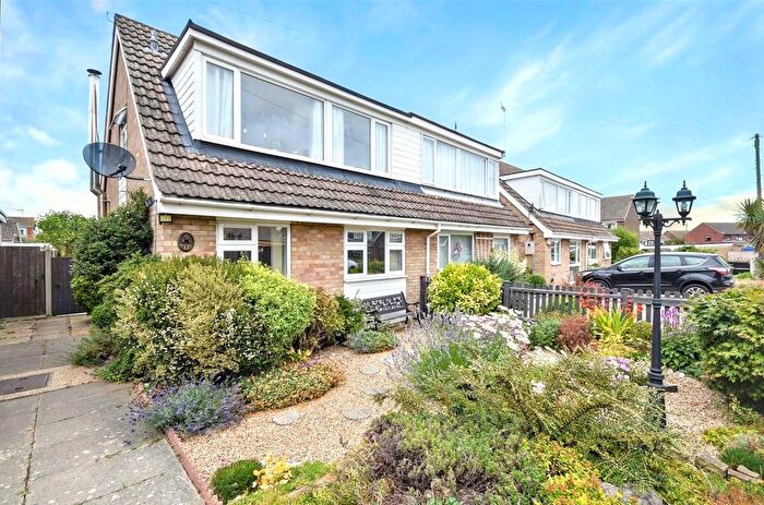 3 Bedroom Semi-Detached House To Rent In Hamilton Walk, Martham, NR29