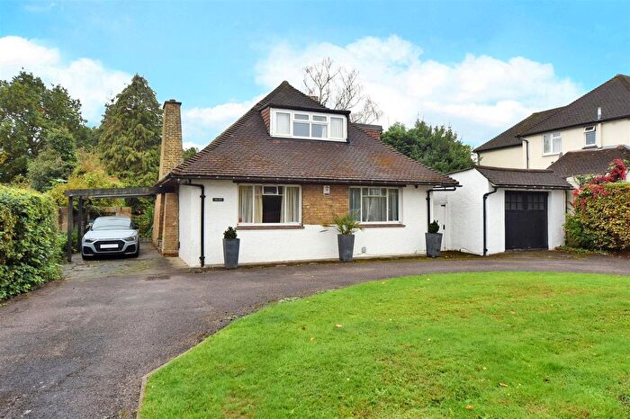 4 Bedroom Detached House For Sale In Wentworth Close, Surbiton, KT6