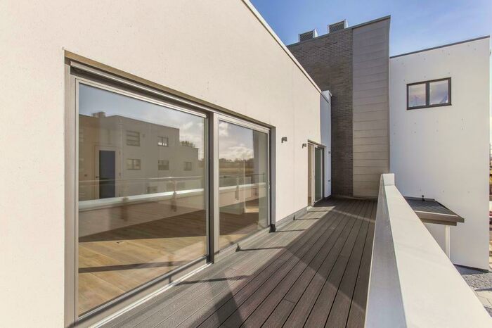 3 Bedroom Flat To Rent In , Castle Gogar Rigg, Edinburgh, EH12