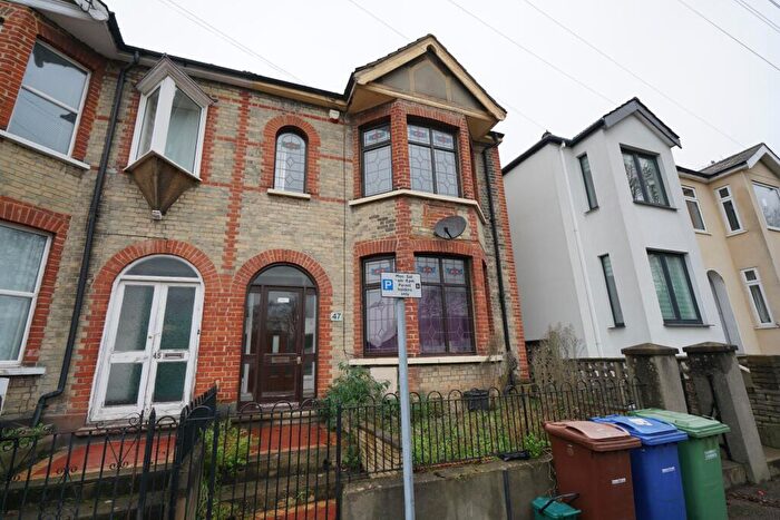 3 Bedroom Semi Detached House To Rent In Milton Road, Grays, RM17