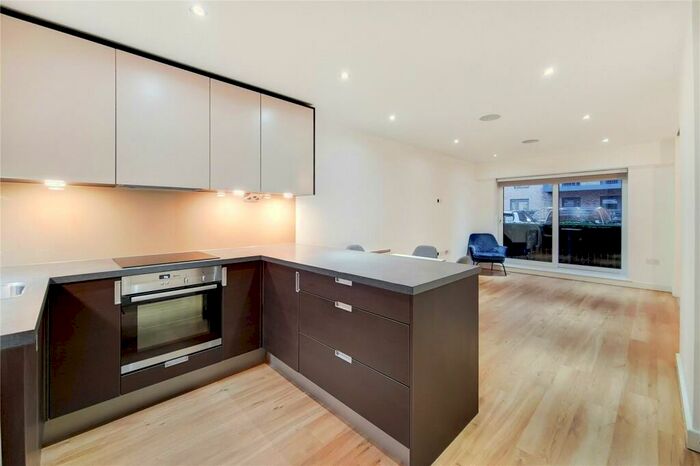 1 Bedroom Apartment To Rent In East Drive, Barnet, NW9