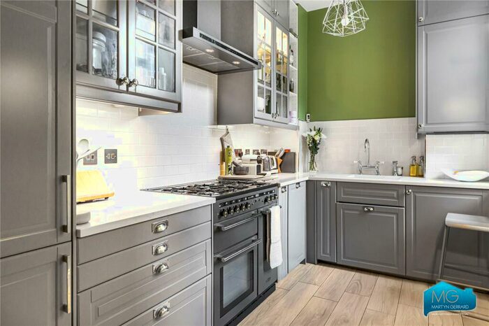 2 Bedroom Apartment To Rent In Pennington Drive, London, N21