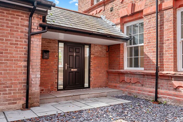 2 Bedroom Flat To Rent In Green Lane, Padgate, WA1