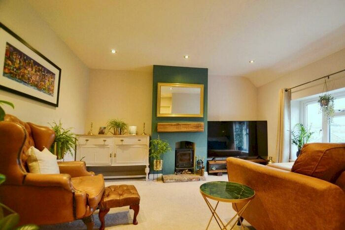 1 Bedroom Apartment For Sale In Hillcrest, Pensford, Bristol, BS39