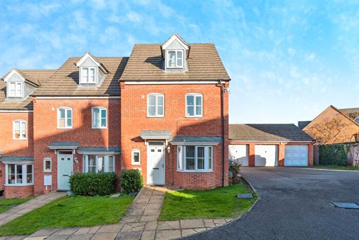 4 Bedroom Semi Detached House For Sale In Haddon Road, Grantham, NG31