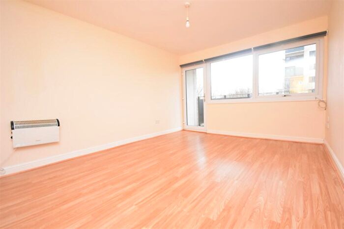 3 Bedroom Flat To Rent In Apt Crete TowersJason StreetLiverpool, L5