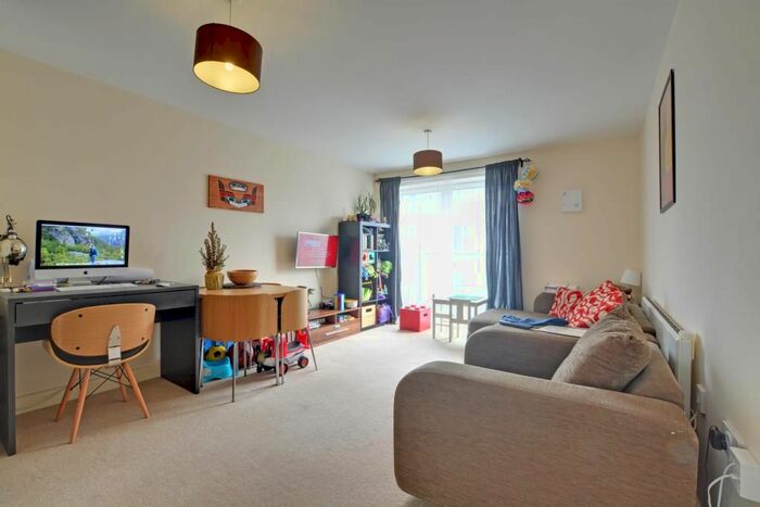 1 Bedroom Flat To Rent In Cherrywood Lodge, Oakwood Close, London, SE13
