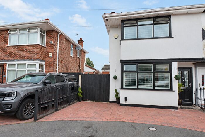 2 Bedroom Semi Detached House For Sale In Rainow Avenue, Droylsden, M43
