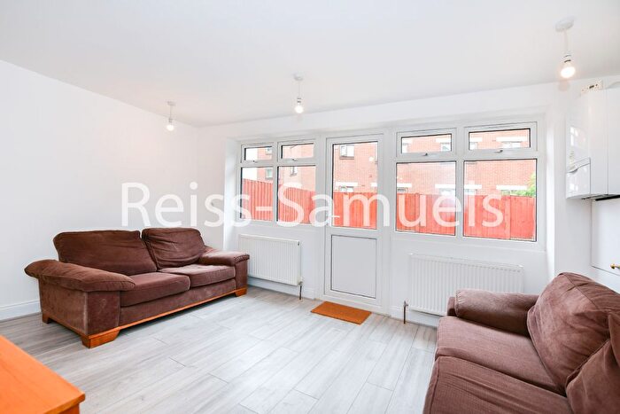 6 Bedroom Terraced House To Rent In Ferry Street, Isle Of Dogs, E14