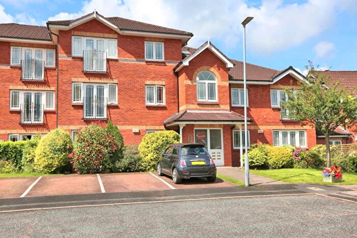 2 Bedroom Apartment To Rent In Pickenham Close, Macclesfield, Cheshire, SK11