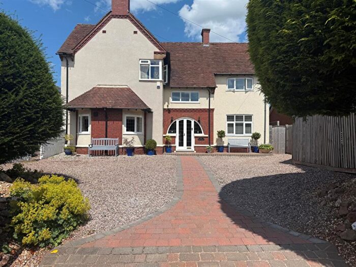 4 Bedroom Detached House For Sale In Summit Gardens, Halesowen, B63