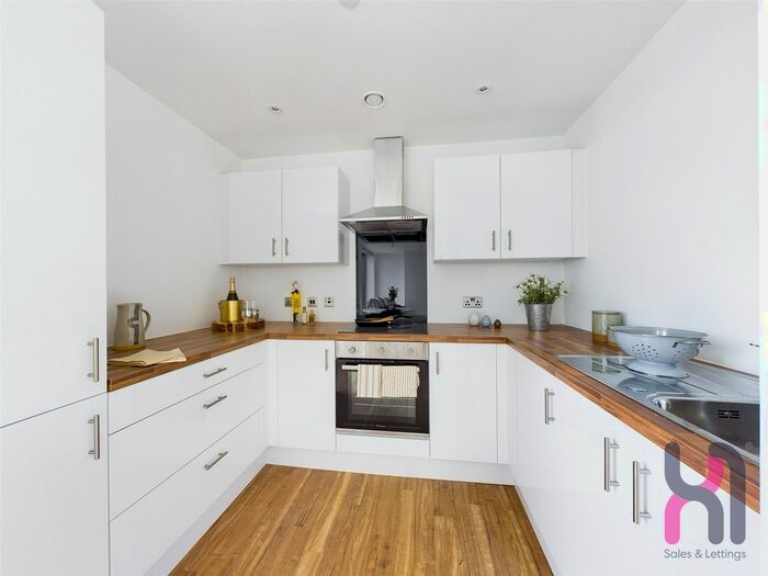 2 Bedroom Flat To Rent In Media City, Michigan Point Tower D, Michigan Avenue, Salford, M50