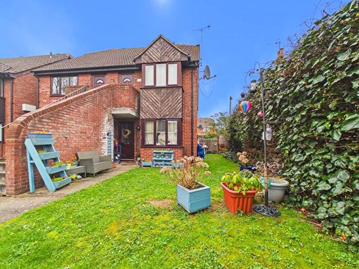 1 Bedroom Apartment For Sale In Frampton Road, Gloucester, Gloucestershire, GL1