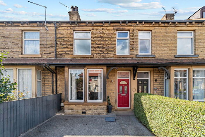 4 Bedroom Terraced House For Sale In Waverley Terrace, Hipperholme, HX3