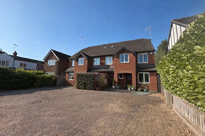 4 Bedroom Town House For Sale In Luton Road, Harpenden, AL5