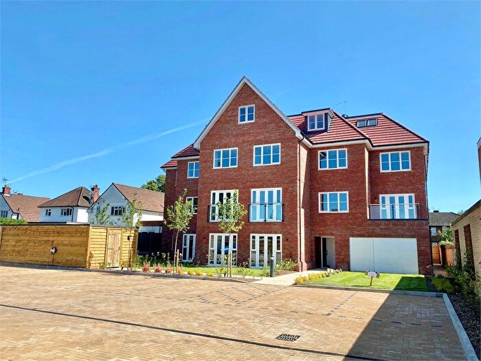 1 Bedroom Flat For Sale In Bathurst Walk, Richings Park, SL0