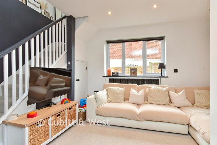 2 Bedroom Semi Detached House For Sale In Landport Road, Lewes, East Sussex, BN7