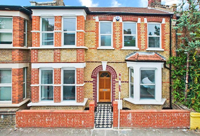 3 Bedroom House To Rent In Atherden Road, Clapton Park, E5