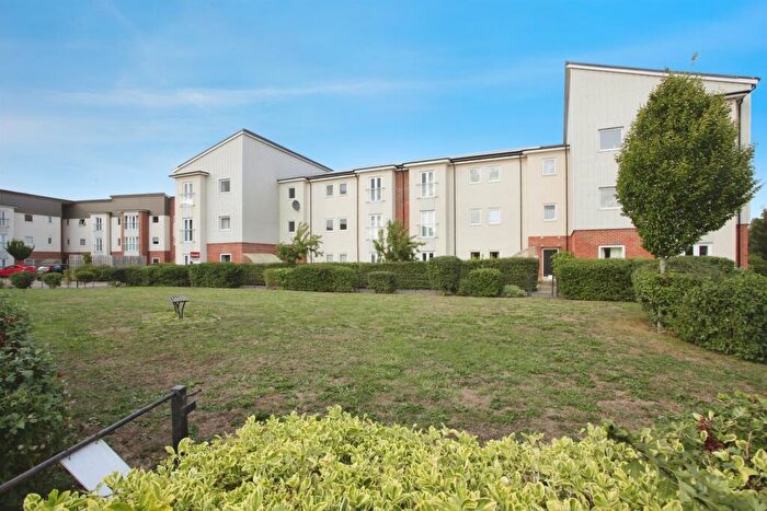 2 Bedroom Apartment For Sale In Mallard Close, Southam, CV47