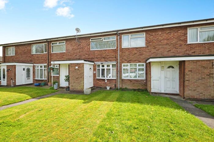 2 Bedroom Flat For Sale In Selby Close, Birmingham, West Midlands, B26