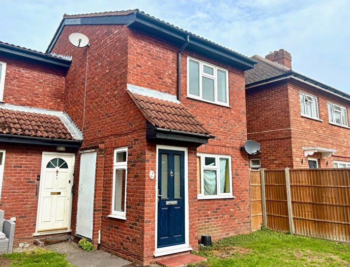 1 Bedroom Maisonette For Sale In Pooley Green Road, Egham, Surrey, TW20