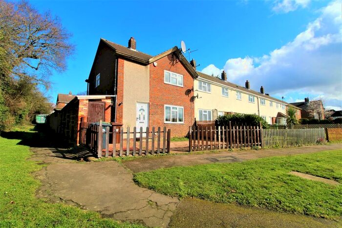 2 Bedroom End Of Terrace House To Rent In Ashwood Road, Potters Bar, EN6