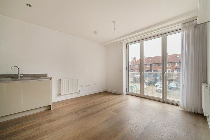 1 Bedroom Flat To Rent In Knoll Rise, Orpington, BR6